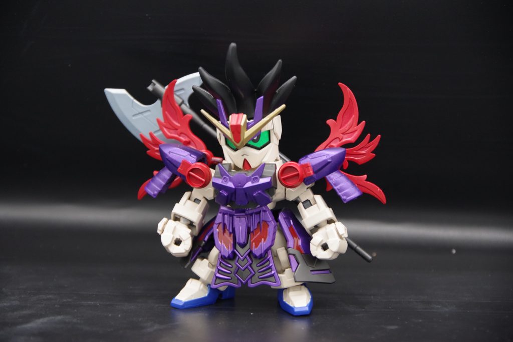 とある所より手に入れた「山の力を持つ鎧」を装着すると剛覇王頑駄無へとパワーアップ!もちろんカラーのモチーフは巨山の斎古より。