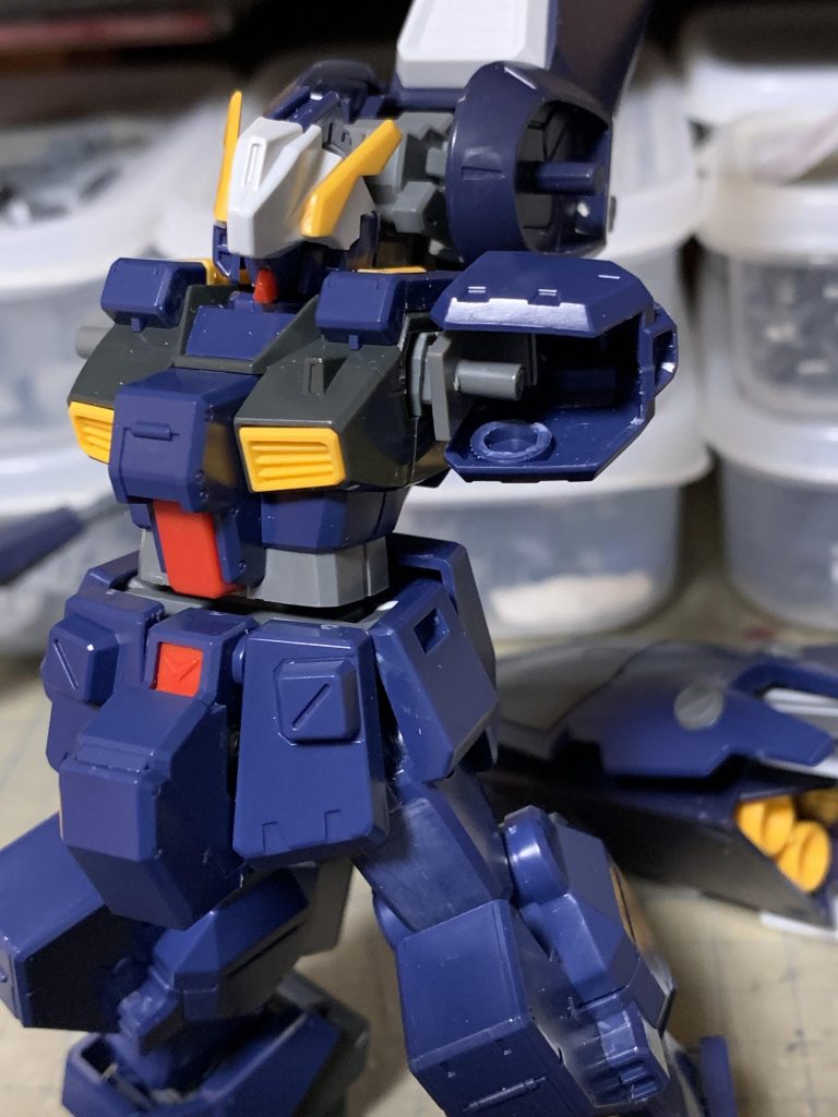 これで肩アーマーの独立化が出来ました。腕に関してはここまでになります。