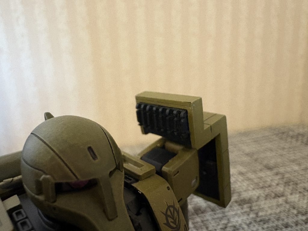 キットのままだとスカスカで淋しいのでプラバンを張り合わせたシイタケで埋めてみました。