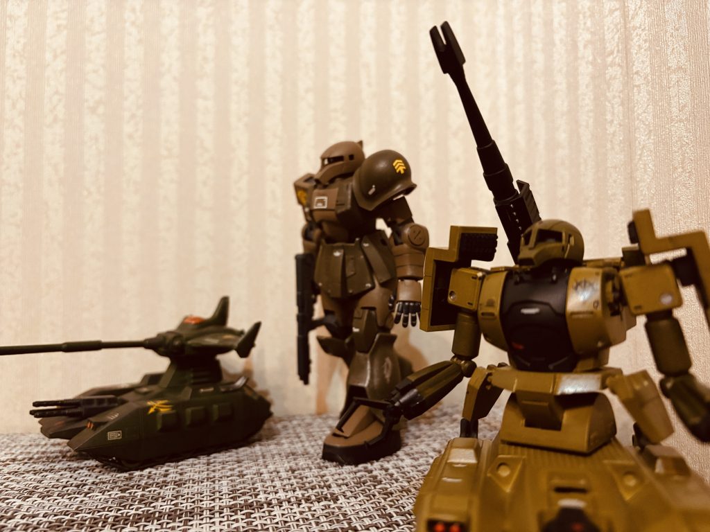 戦場の一コマ。何年か前にサ終したガンダムオンラインで低コスト枠でよく使っておりました。