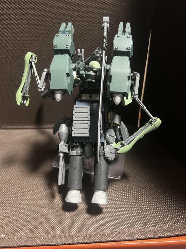 背後から、、、補助アームはクシャから拝借。手長海老みたい笑