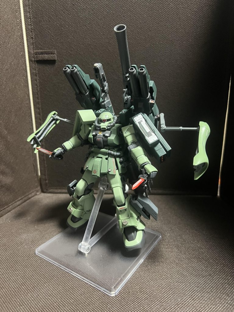 太腿にマウントしてるヒートナイフです。当初はヒートホークをつけようと思ってましたが、いい感じにならなかったので、ちょうど余ってたセカンドLのナイフを拝借しました笑