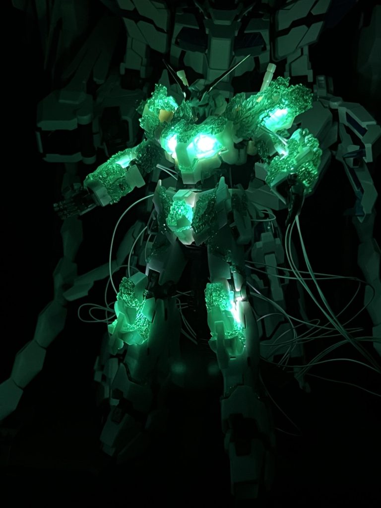 ユニコーンガンダム　結晶体–3枚目/制作者：胡 元靖