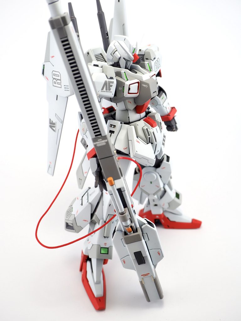 ロングレンジハイパーメガランチャーを思い切ってホワイトで塗装差し色のオレンジがお気に入り 