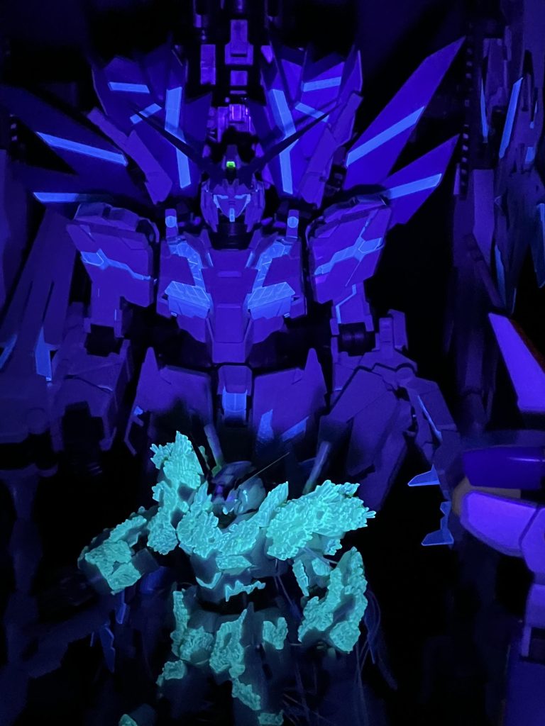 ユニコーンガンダム　結晶体–2枚目/制作者：胡 元靖