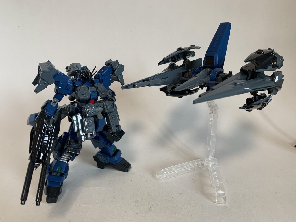 それから支援装備フライルーユニット。航宙戦闘機的な扱いの無人支援機で、無重力環境下でサポートしてくれます。