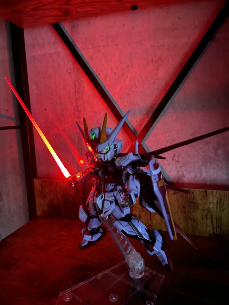 ビームサーベルはミライトを持たせてみました中々良い感じです(gandam-hand1)