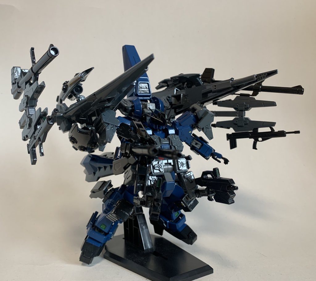 砲門を全て前方に向けたフルバースト。