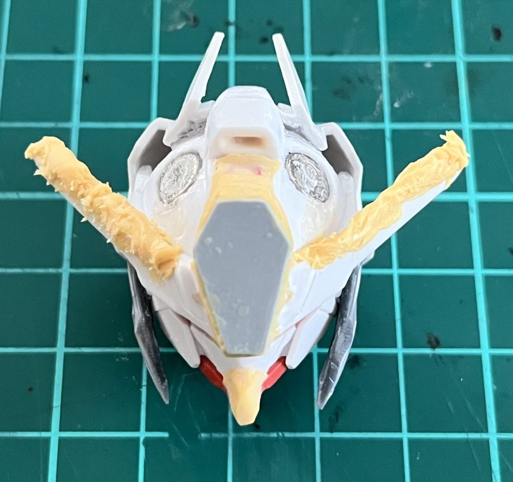 SDEXエアリアルからキャリバーンへパテ、プラ板、磁石を使いました