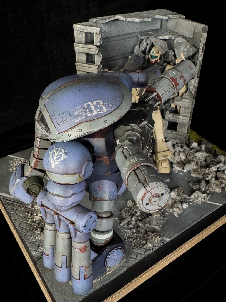 プロペラントタンクすら新品にする余裕はなく、ボロボロの塗装で使用しています。