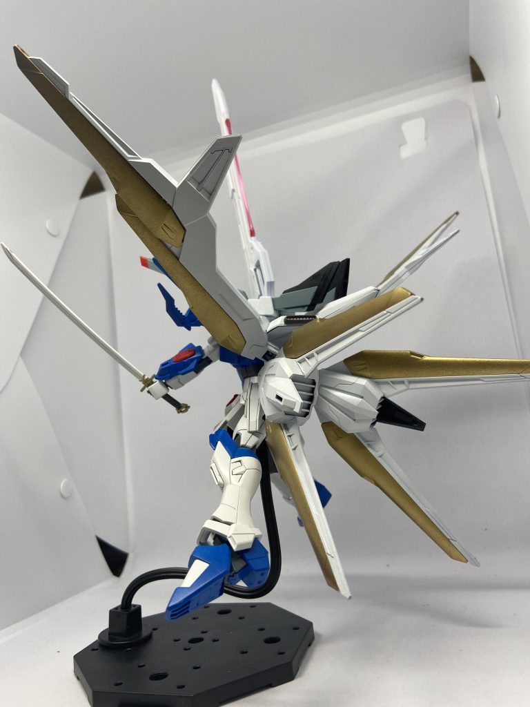 背面、プラウドディフェンダー改