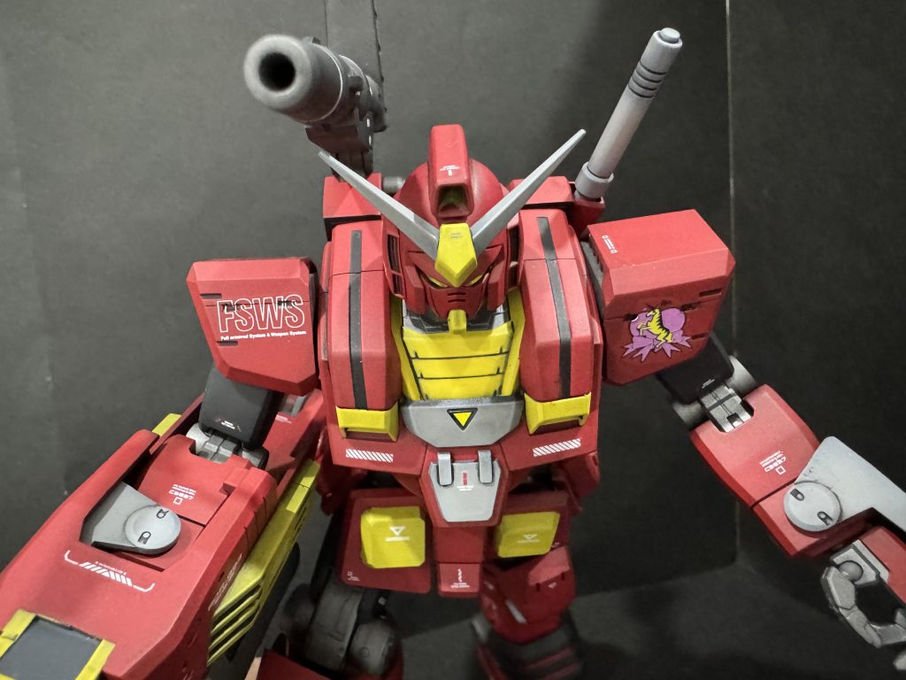 初登場でぶっ飛んで来た時の画角なんですが…エフェクトもなくてなんだか迫力がないなぁ…肩の合わせ目消しは面倒で放置してしまいました。