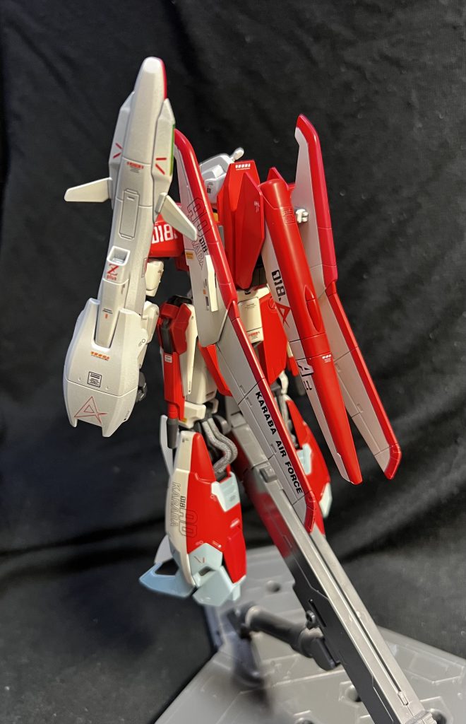 膝裏の動力パイプはメッシュワイヤーに付け替えました。