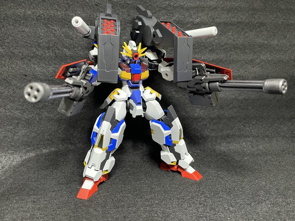 ミサイルカバーはシールドとして展開、ビームガトリングを同時に構える事で攻防に長け強力な弾幕を張る事ができる…という設定