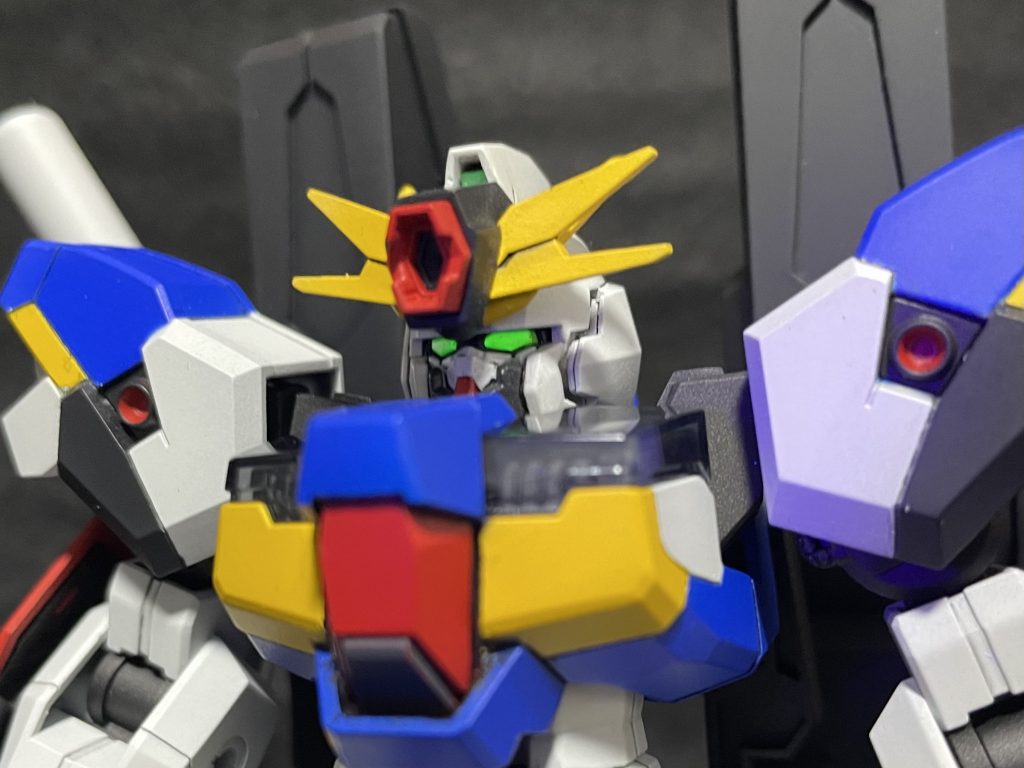 頭部にはZZといえばこれ、シェルユニットをオミットし、ハイメガキャノンを装備しました