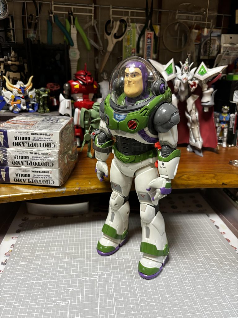 ¥500で買ってきたバズライトイヤー