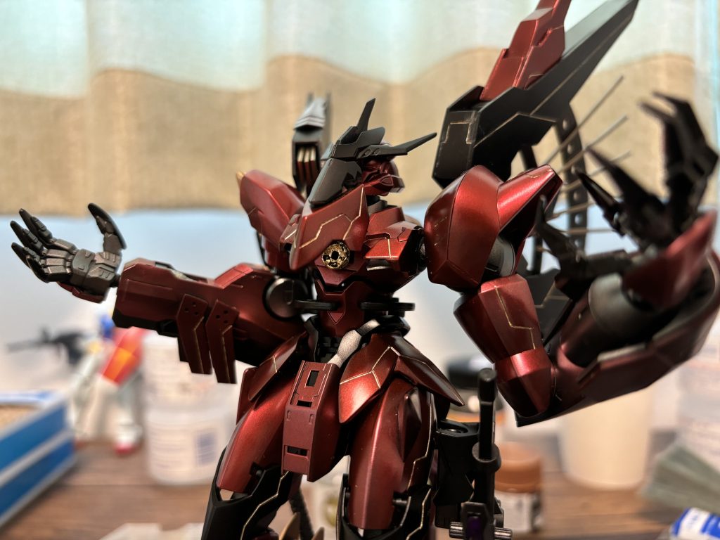 胸部が展開し砲口を露出させる事ができます砲口のパーツは100均に良さそうな手芸部品があったので使ってみました