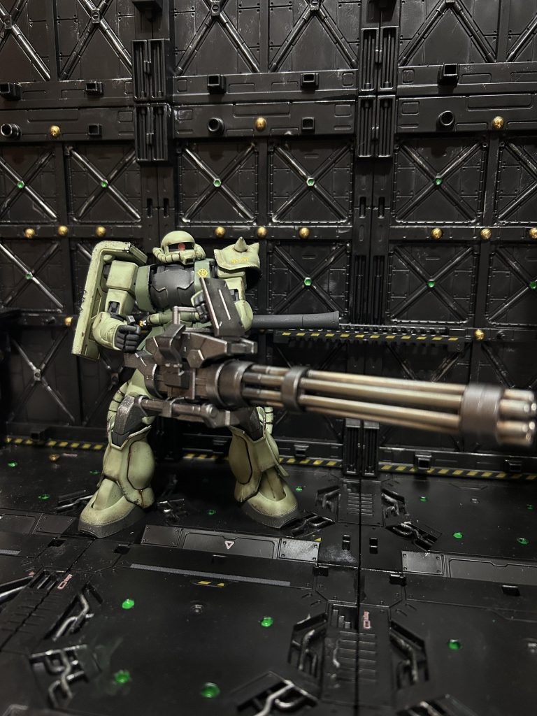 ガトリングガンは黒サフからシルバー塗装しウェザリングカラーブラックとウェザリングマスターで鉄焼け感出しました。