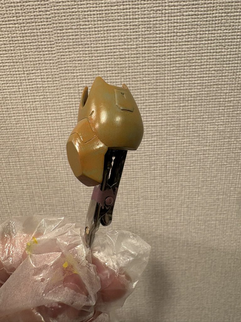 サフでグレーにしたとて、オレンジ乗せるのは苦労した。たしか6〜7回塗りでした。