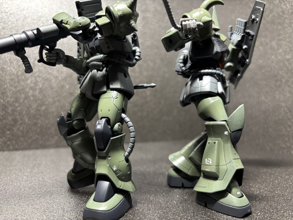 以前作ったグフと一緒にポージングヽ(´▽`)/