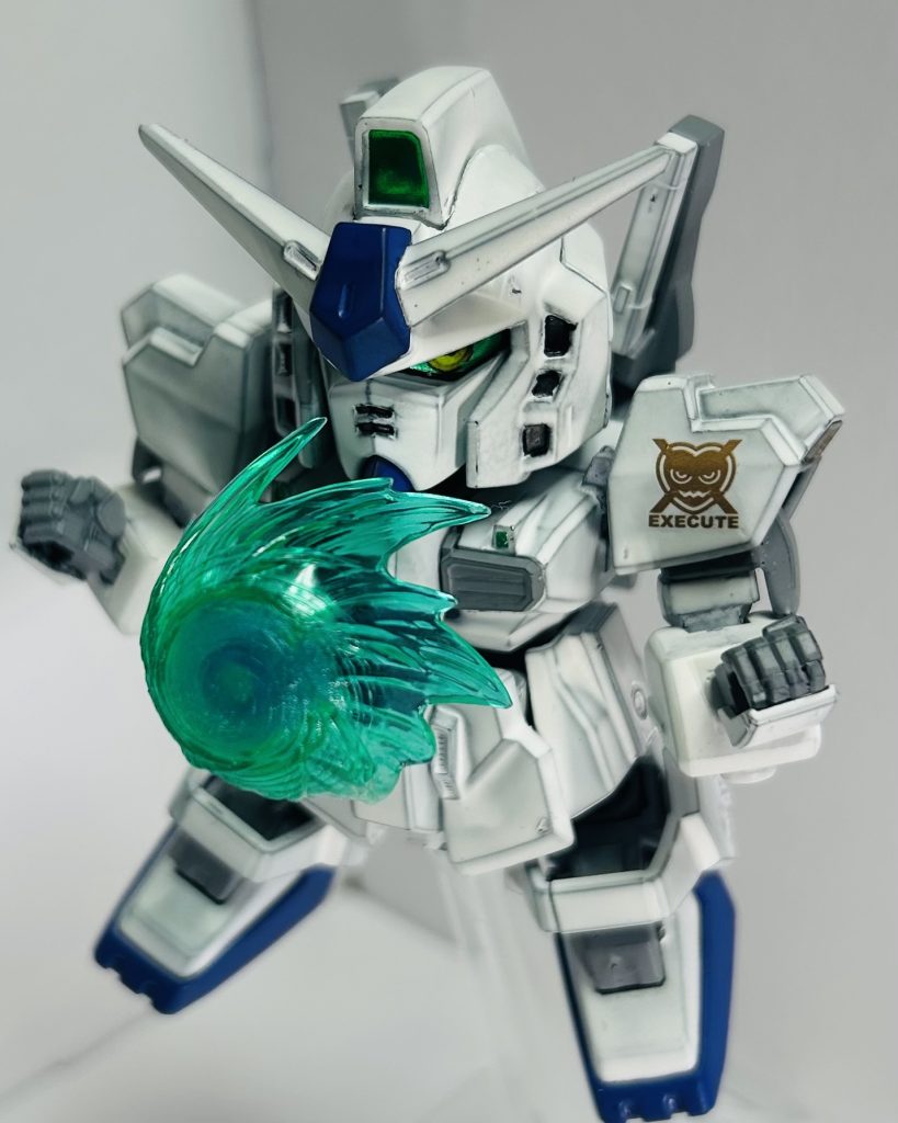 胴体ギミックを活用した隠しメガランチャー「スーパー・ディザイア」通称SD砲。唯一、並のHG以上の火力を持つ兵装。但し、チャージ時間、素直にまっすぐ進む軌道、弾速の遅さ、どれをとっても使い勝手は相当悪い。直訳で超渇望。つまりは一か八かで当たる事を祈りながら撃つ武器。