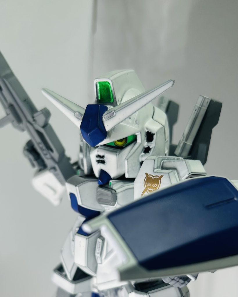 反省点としては磁石とかのギミックを仕込む際、キット自体の大きさを失念していたこと……、おかげで前腕部にHGのフレームと3ミリの磁石を入れただけで結構ギリギリ……。あぁ、あと視線変更と言うか表情変更ギミックを入れたかった……。色塗った後にできそうなアイデアがでてきたけど、後の祭りなのと何より材料が足りない……。買い出しに行かないと……。いつか、カタチにしたいところ。何にせよ、次は何を作ろうか……欲しかったキットが複数一気に手に入った事で積みと仕上げ待ちが……。まぁ、マイペースに行くしかないです。それでは長々と閲覧ありがとうございました。