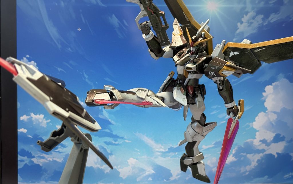 何枚かの写真はApple AIでスタンドを消してもらってます。この写真はどうしてもグレーのスタンドが消えませんでした。（一緒に機体の一部が消えてしまうケースもあったので諦めたのもあります）可動範囲は広いですが、サイドスカートは結構干渉しますね。ではでは