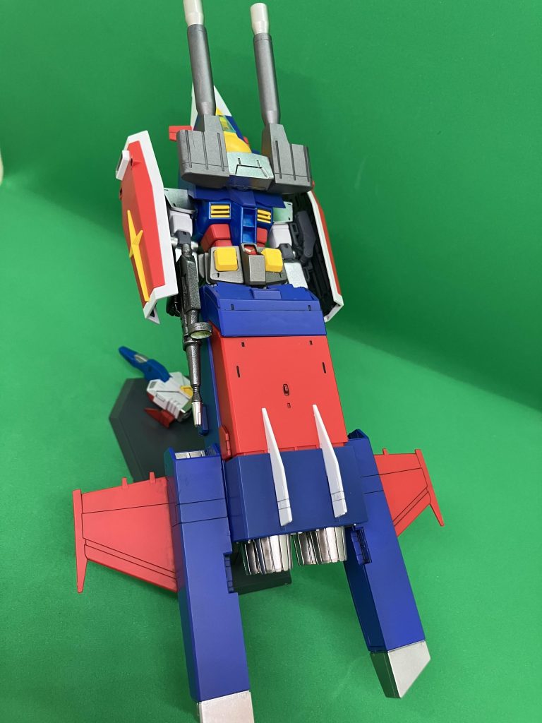 Gアーマー状態です‼️ 結構な大きさになりますね〜‼️ コレHGでも結構な、大きさですから、MG版だと、とんでもない大きさなんでしょうねw😅  ご覧頂きありがとうございました🙇♂️ 2025年も宜しくお願い致します🙇