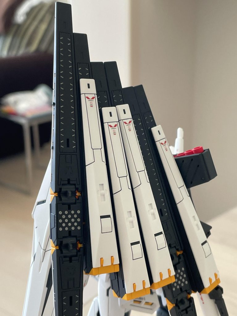 RG νガンダム–4枚目/制作者：@Yutsum_Bose