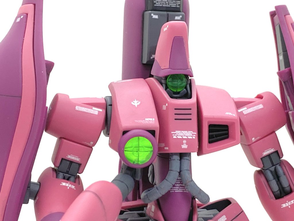 アップで見ると宇宙人みたいです(笑)。