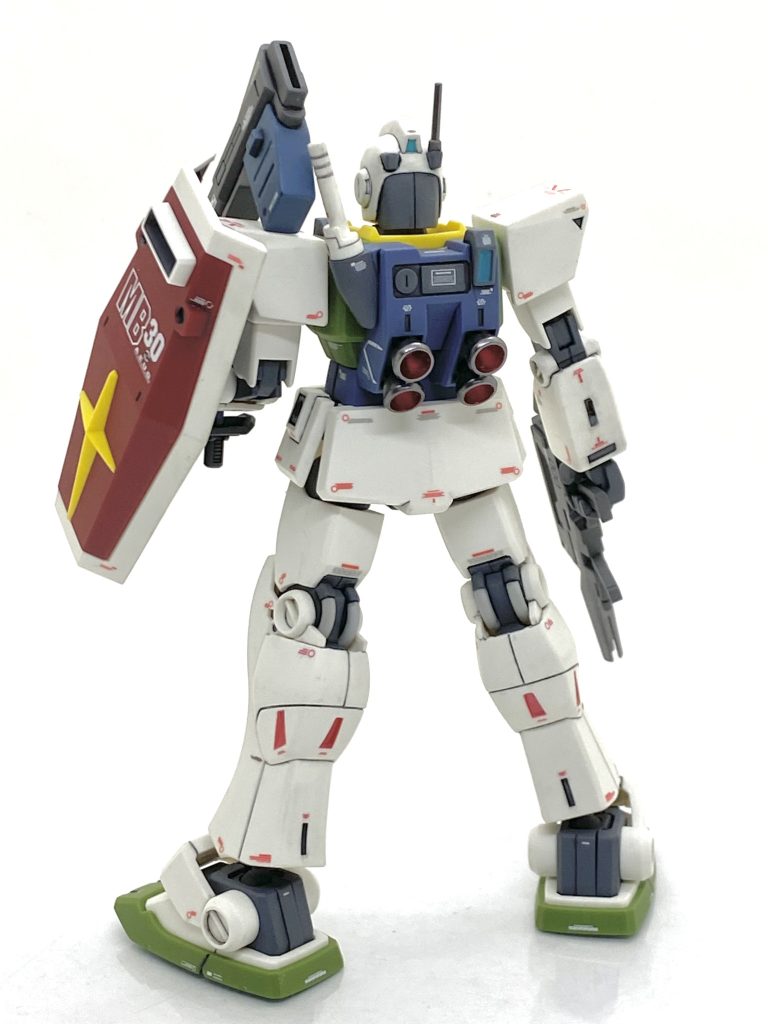 塗装箇所とカラーレシピ各部バーニア外部、ビームライフル先端、アンテナ→(ガイア)フレームメタリック(1)バーニア内部→(クレオス)GXメタルレッドライフル、バズーカ本体→(クレオス)RLM75グレーバイオレットシールド裏グレー等各部グレー→(ガイア)メカサフライトコクピットハッチ→(クレオス)ウィノーブラックバズーカ弾倉→(クレオス)ミディアムブルー