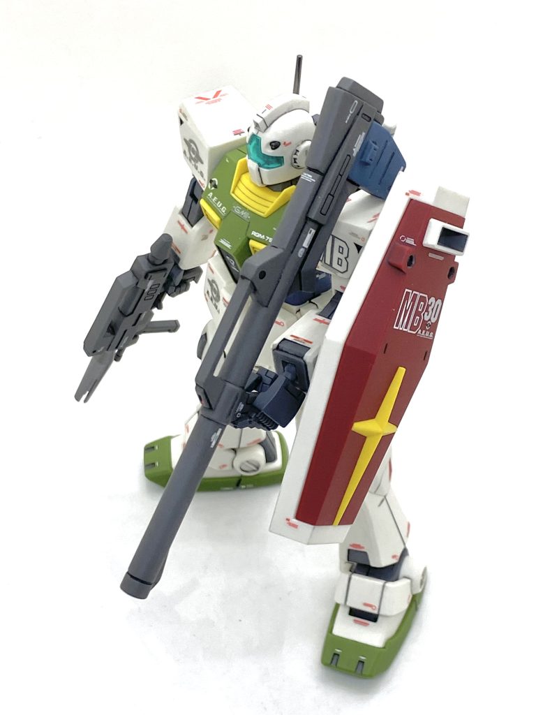 メタリック以外の部分は最後に(クレオス)Mr.カラーGXスーパースムースクリアーを吹き付けております。