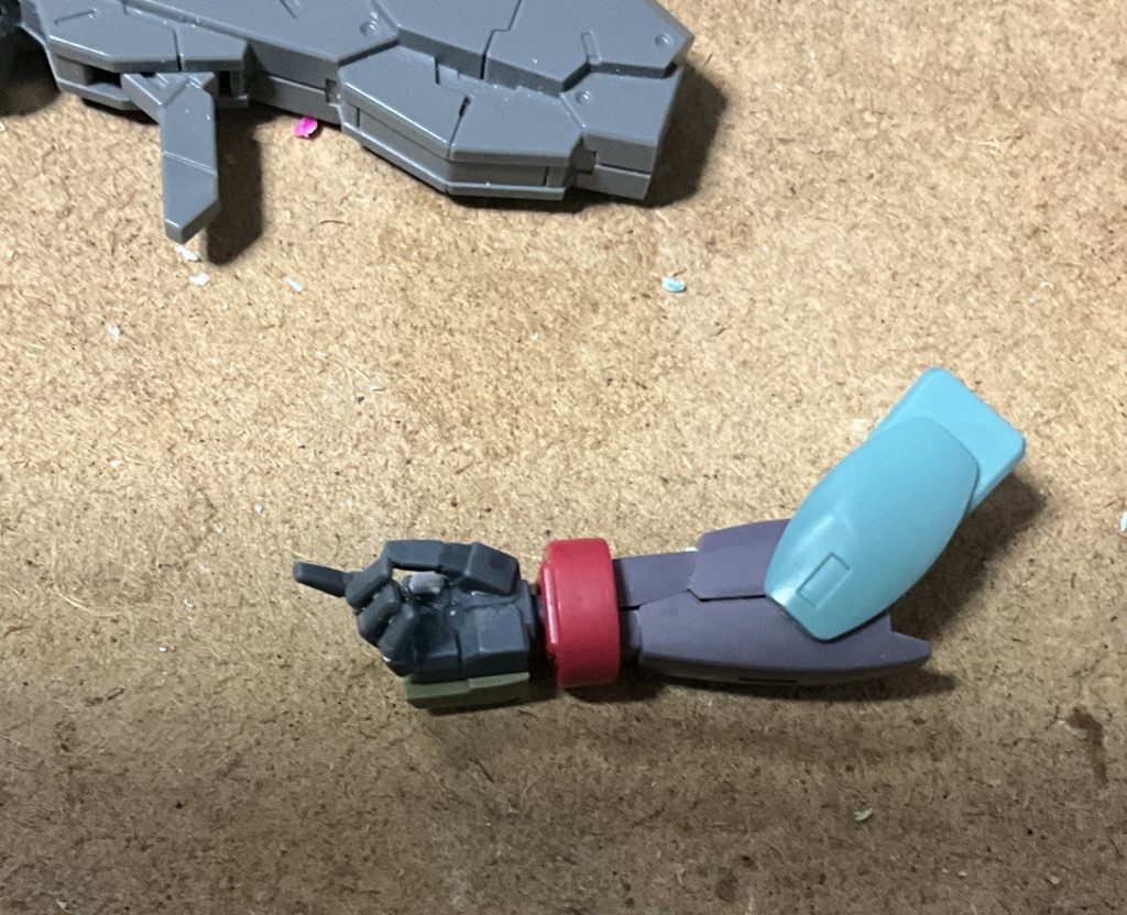 平手から作った武器持ち手。一応普通に持てるように調整したけどネオジム磁石も仕込んで保持力向上させてます。