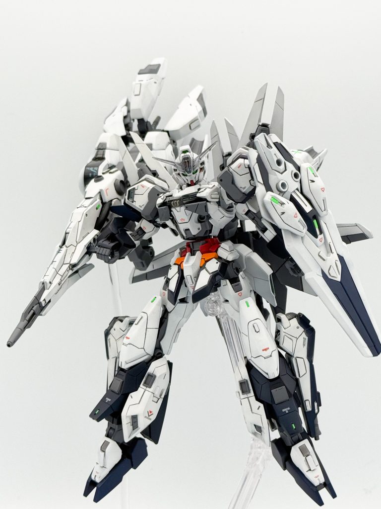 ▲全体の工作について今回はプラ板でのディテールアップを中心に行いました。キャリバーンのスマートな佇まいを犠牲にする分、思い切ってゴツさを追求してみようと考えた次第です。おかげでまたまたポージングが絶望的です。