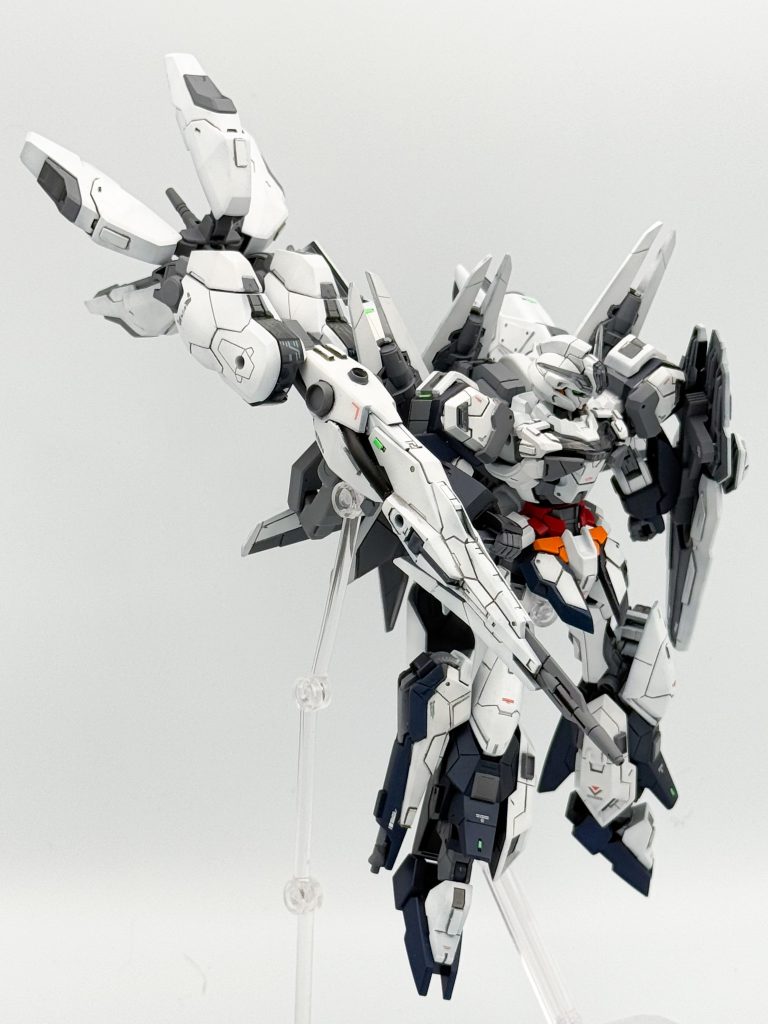 ▲武装主砲となるバリアブル・シュートライフルU7。動力部にGUNDフォーマットを搭載した何ともデンジャーな長距離狙撃砲。キャリバーンのガンビットはすべてユーラヴェンのセンサービットと役割を兼ねており、魔女の手のように何処に居ようと居場所を捉えて狙い撃つ照準性能を誇る、という設定。