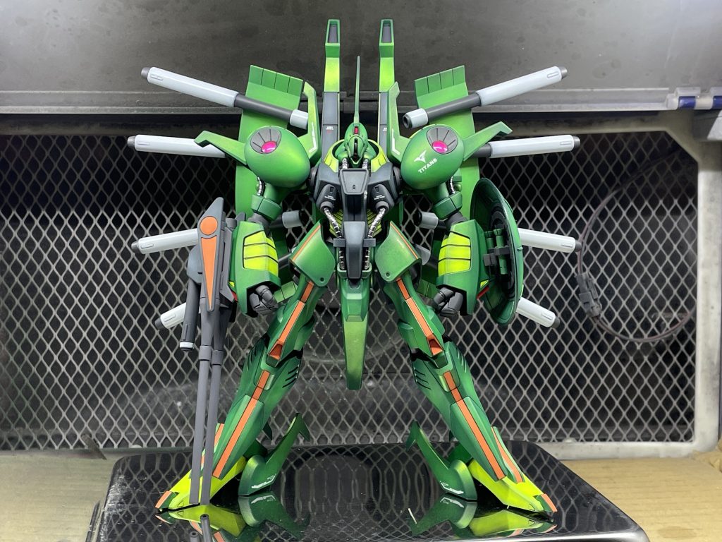 正面から見ると神々しいですね