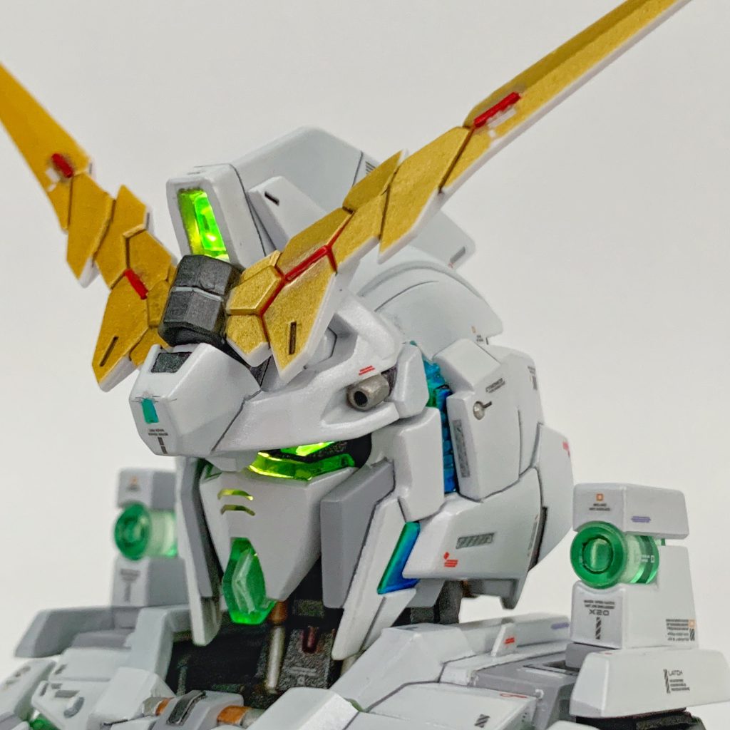 アンテナをはじめ各部のディテールアップは、電撃ホビーウェブさんの〈『機動戦士ガンダムUC』のガンプラ「PG ユニコーンガンダム」のディテールを極限まで追求！書籍「ガンダムホビーライフ008」表紙作例〉を参考にさせていただきました。