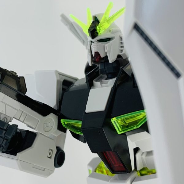 EG 1/144 νガンダム(ソリッドクリア)