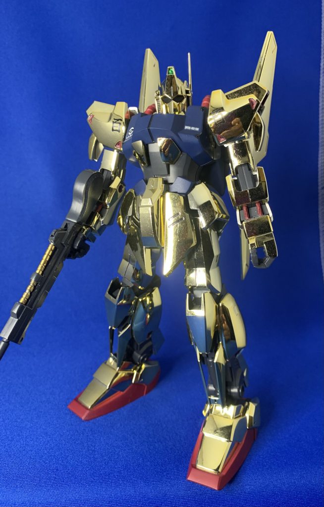 メッキキットなので大掛かりには手を付けず、細かい部分を別パーツに置き換える方向で進めました。