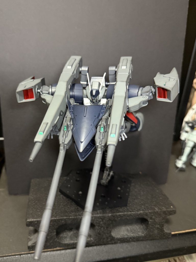 飛行状態は全体入れようとするとデカすぎてはみ出してしまいますね…😅