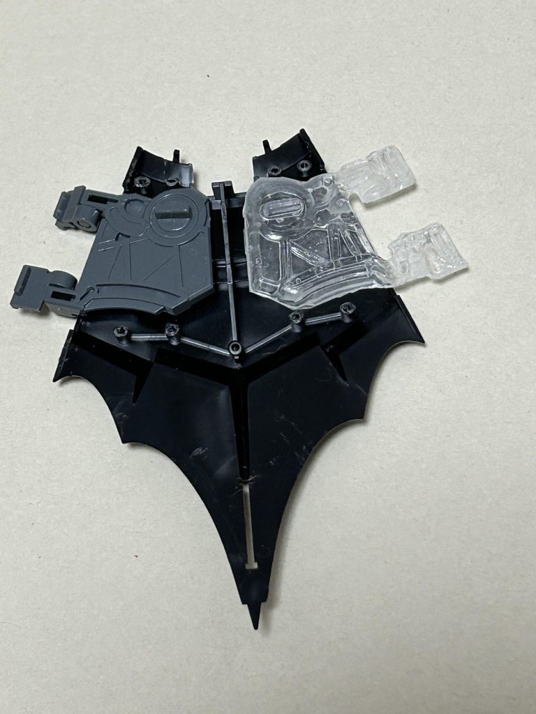 (はめ込み式可動部品の複製は難しいです💦)いろいろな方向を削りながら、あわせてみたら、何とかくっつける事が出来ました。