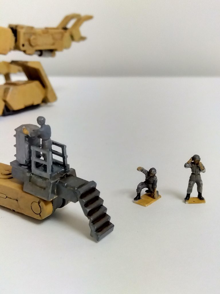 作業用MSというコンセプトなので、ビルダーズパーツのフィギュアも用意しました。