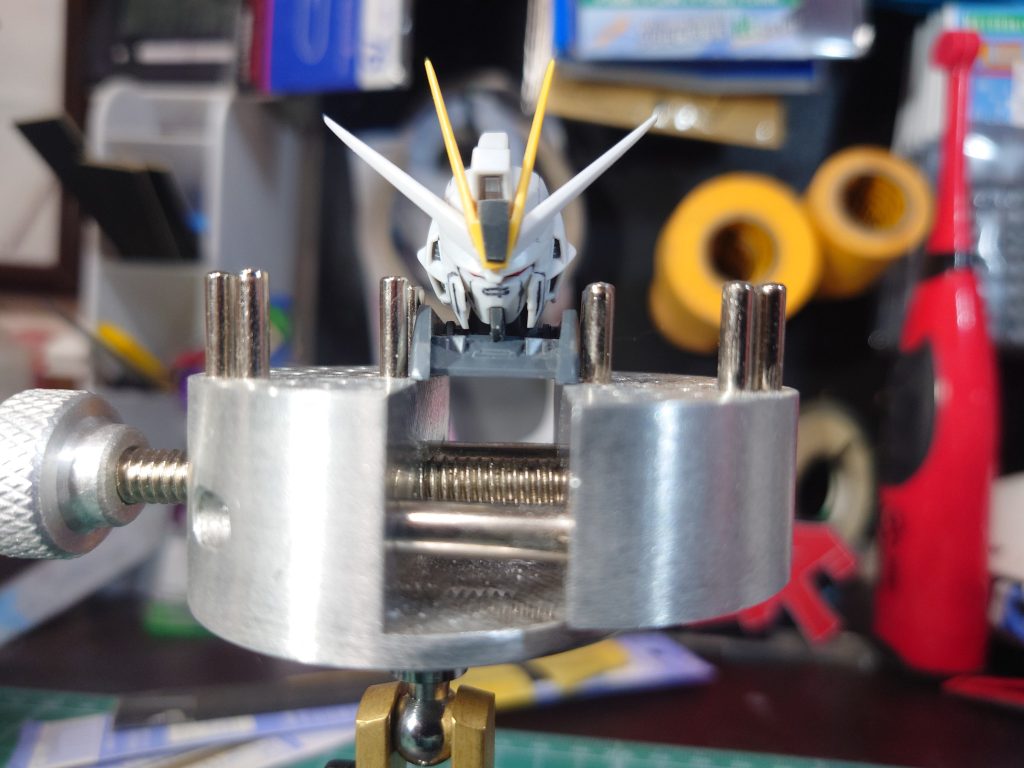 首をにmmほど延長したので顎を引けるように