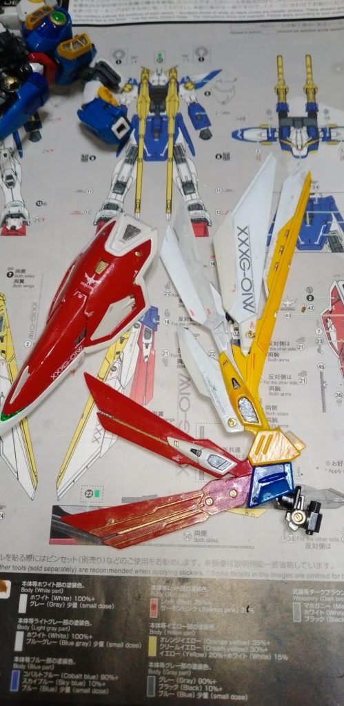 歪みへこみをパテ埋め　下塗り塗装ウイングは、五種類で塗装デカールはり　トップコート 