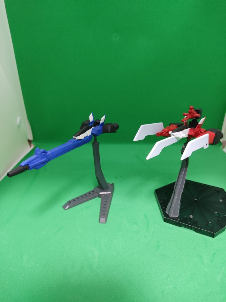 旧キット、コア・ブースターの付属する2つのコア・ファイターをベースに制作しました。青い方が兄ヨギのランチャーグラスパー、赤い方が弟ユウトのブレードグラスパーです。