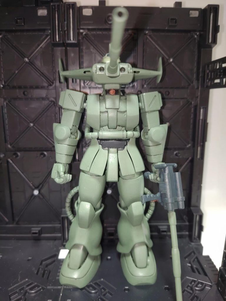 正面肩をオリジン旧ザクから胴体動力パイプをFGザクよりなんかマゼラトップが笑っている