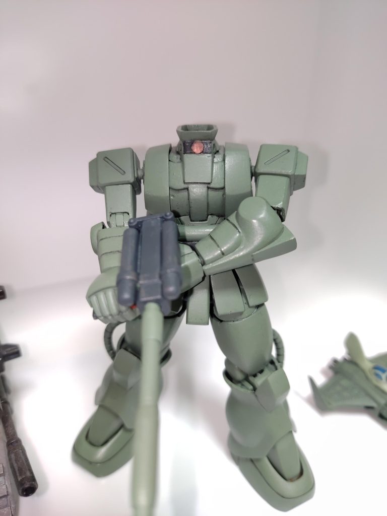 トップ分離後一応モノアイを付けてあります