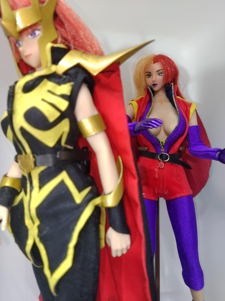 「ハマーン様、あの倉庫のモビルスー…」「何っ! あの倉庫に入ったのか?」「ハイ!ハマーン様に似合うよう改修しておきました。」