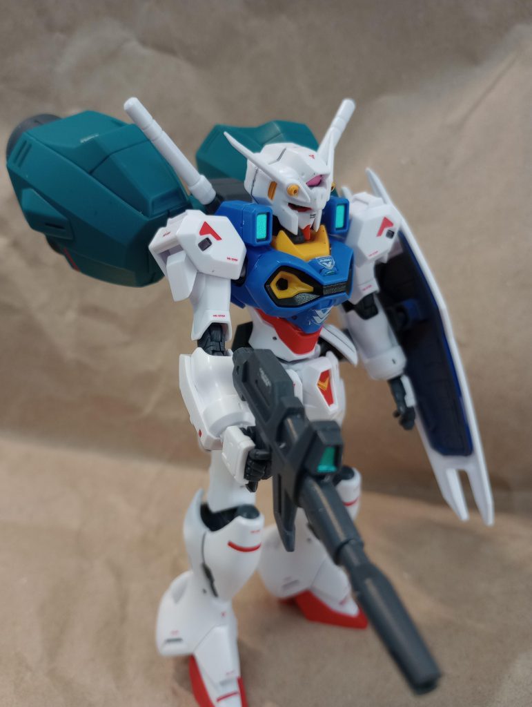 個性的なデザインでちょっと毛色の変わったガンダムですが、作って損なしな優秀キットだと思います。