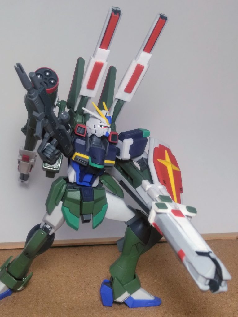 左手側には出力と拡散範囲を拡げたビーム砲身を装着です 😤💨💨 う~ん・・・重たい・・・ 😖💦💦